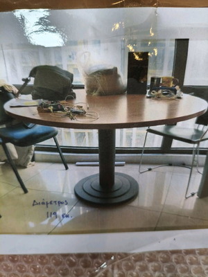 SATO conference table like new, 120 cm diameter