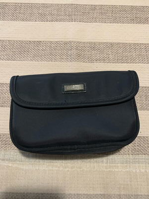 Gold Pfeil black handbag like new, versatile for all hours