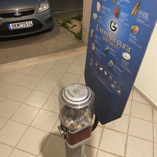 Beaver Automatic Vending Machine like new with semi-precious stones