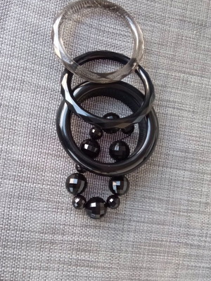 Bracelet set asymmetrical, like new