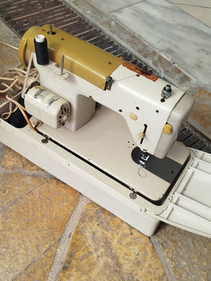 Brother 851 electric sewing machine used, excellent condition with case