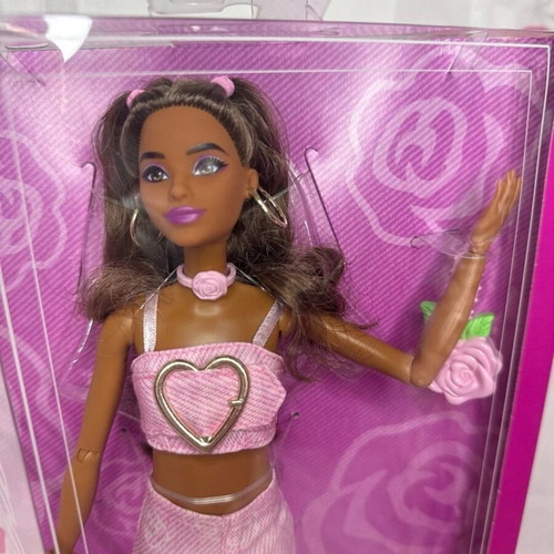 Barbie Deluxe Style 12 doll new