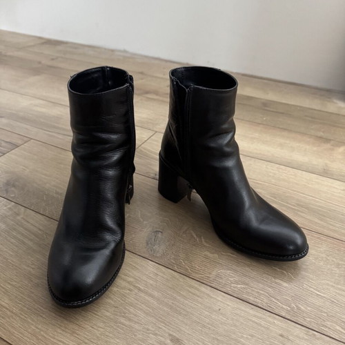 Women’s boots used, size 39, black