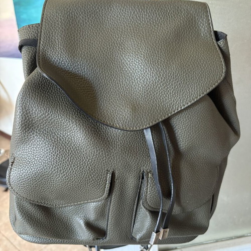 Zara green women's backpack size 35/40 new