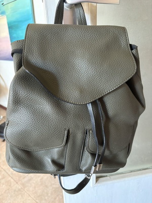 Zara green women's backpack size 35/40 new