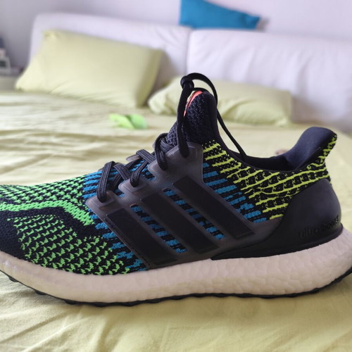 Adidas Ultra Boost 5.0 DNA athletic shoes size 40 2/3, new