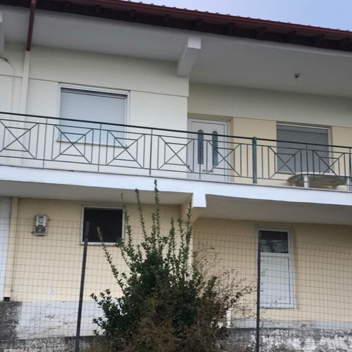 Κατοικία με ελαιώνα και θέα στον Όλυμπο