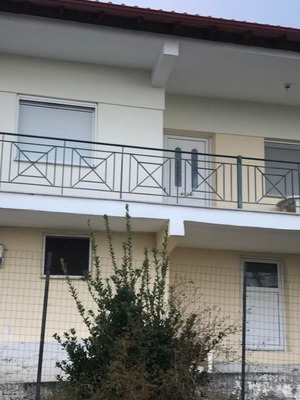 Κατοικία με ελαιώνα και θέα στον Όλυμπο