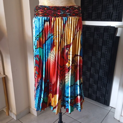 Vintage pleated skirt with embroidered beads size L used, colorful