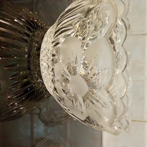 Crystal embossed ice cream and fruit bowls set new