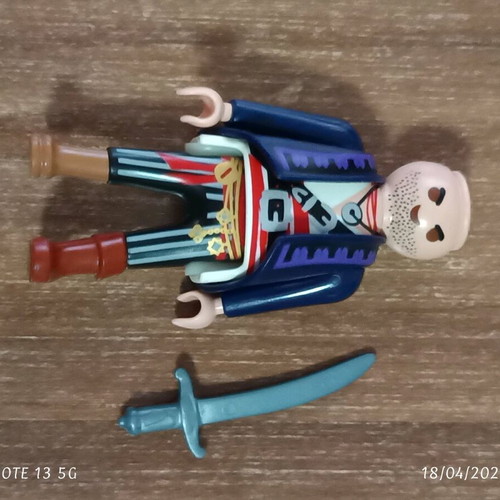 Playmobil pirate like new without hair