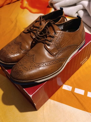Leather shoes like new, size 43, anatomical sole