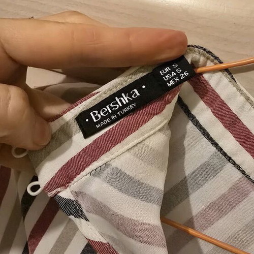 Bershka crop top with diagonal stripes like new, size small