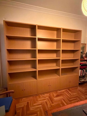 Bookcase set of 8 like new with lower cabinet
