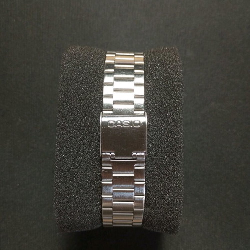 Casio 3298 used, green and silver