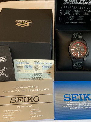 Seiko 5 x One Piece Luffy Limited Edition SRPH65K1F like new