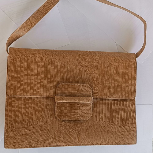 Vintage hand bag like new, beige, with divider and zipper pocket