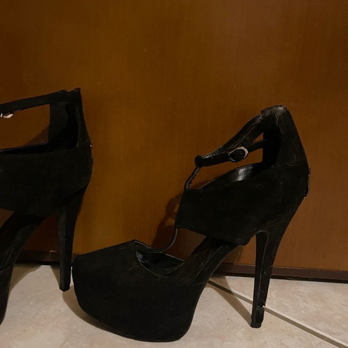 Migato velvet sandal size 39 new with high platform