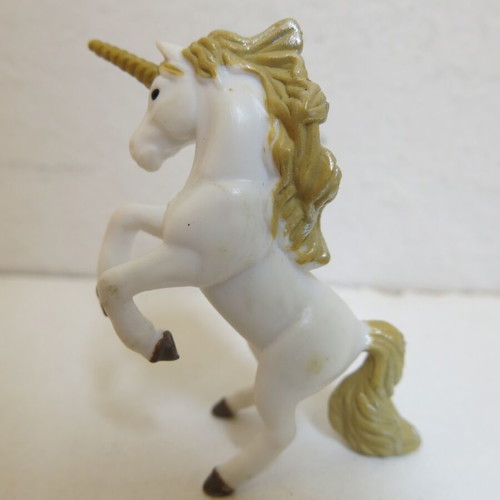 Animal figures used, set of 4 plastic horses by Papo and Safari Ltd
