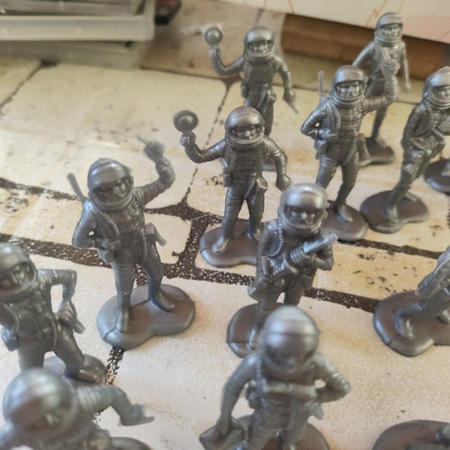 Solpa vintage astronaut figures pack of 21
