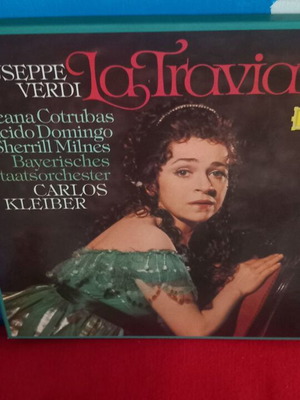 Giuseppe Verdi La Traviata 2 LPs like new, classical