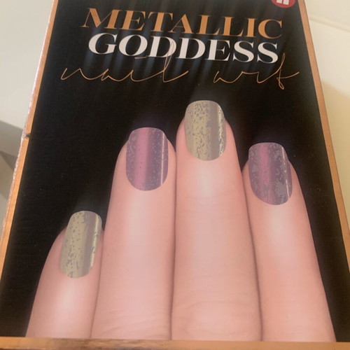 Nail polish set with various colors