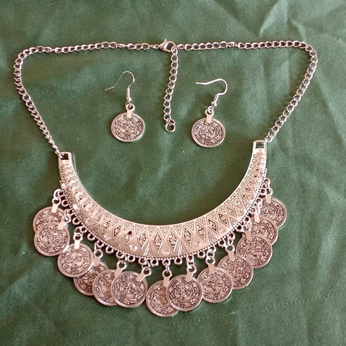 Handmade jewelry set with stones, necklace and earrings, new