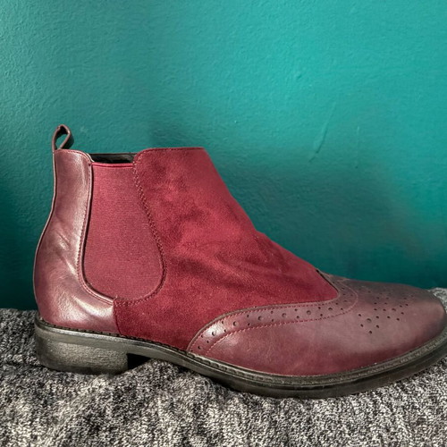 Bordeaux brogues flat ankle boots size 39, suede and faux leather