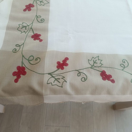 Vintage embroidered tablecloth 83×83 cm used, white with grape design