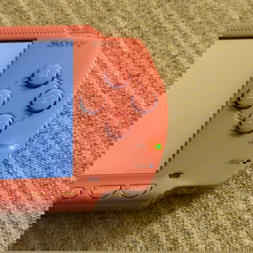 Sony PSP-1004 ροζ σαν καινούργιο με παιχνίδι και φορτιστή