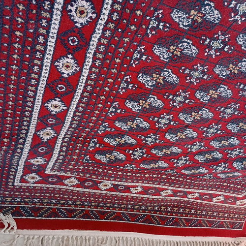 Wool rug like new, size 1.37x2.25 m, red color