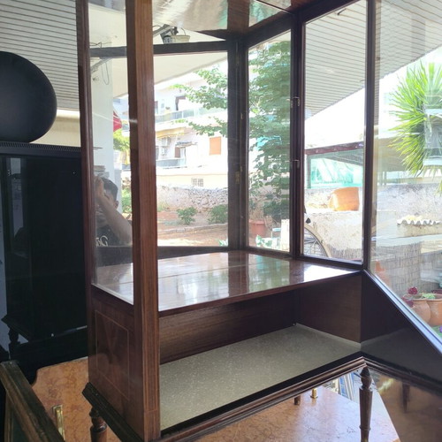 Retro Display Cabinet like new with cupboards and glass shelves