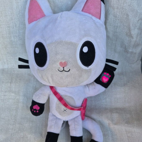 Kitten with mechanism like new, batteries included