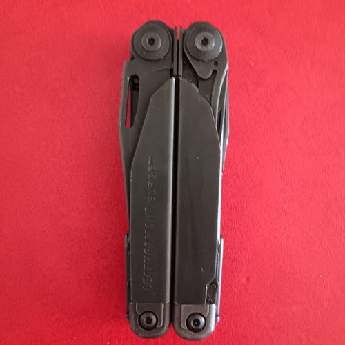 Leatherman Surge multitool black large size used