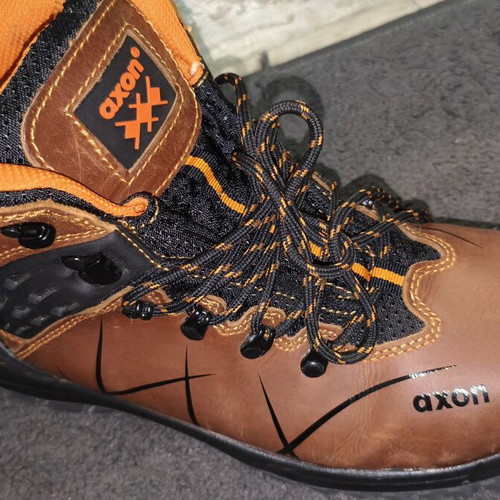 Axon Alaska men's safety boots size 44 like new, brown leather
