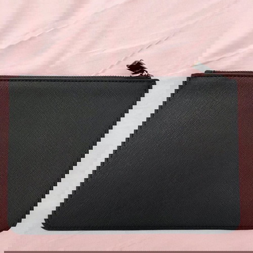Δερμάτινο τσαντάκι DKNY pouch