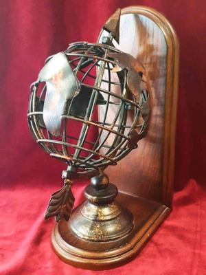 Metal retro globe used decorative