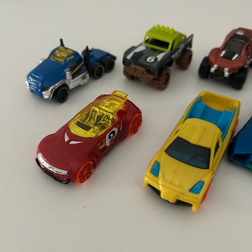 Hot Wheels toy cars used, pack of 8 pieces
