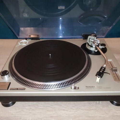 Tehnics SL-1200mkll turntable like new