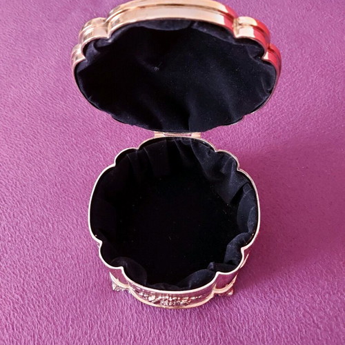 Gianniotiki jewelry box like new