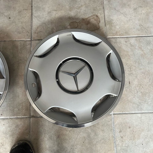 Mercedes hubcaps used for rims with steel wheels