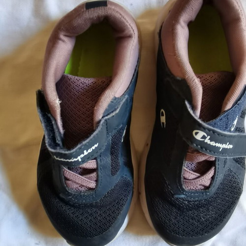 Champion children's athletic shoes size 26 used