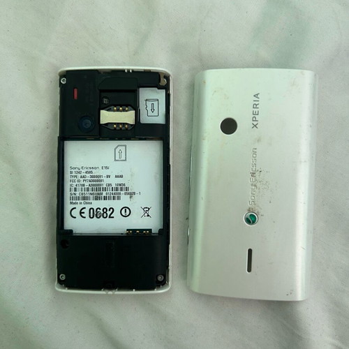 Sony Ericsson U15i used phone for parts without battery