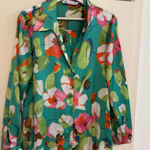 Zara printed shirt medium like new, green