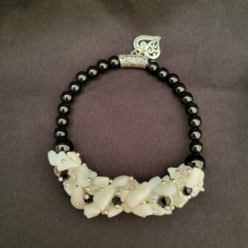 Bracelet handmade from natural stones and beads by Art & Create