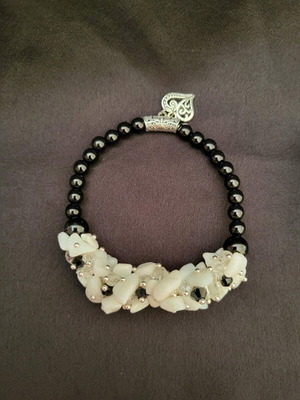Bracelet handmade from natural stones and beads by Art & Create