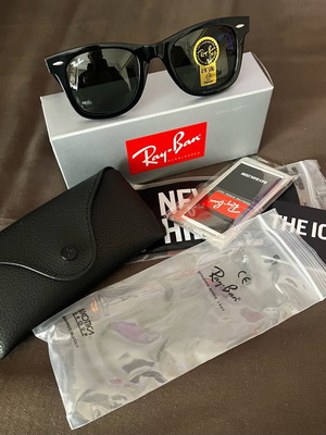 Rayban Wayfarer sunglasses new, black 50mm with G15 lenses