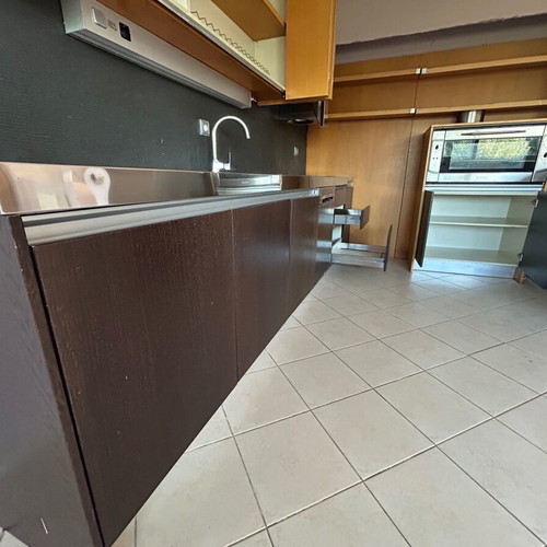 Tripani Kitchen Set used with Built-in Electric Appliances