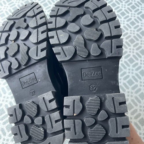 Deezee kids loafers size 32 like new, black