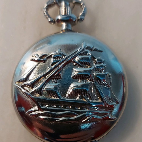 Charisma pocket watch like new with battery silver